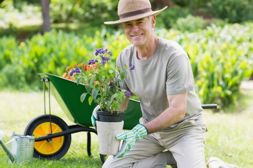Waste disposal and governing law terms for gardeners